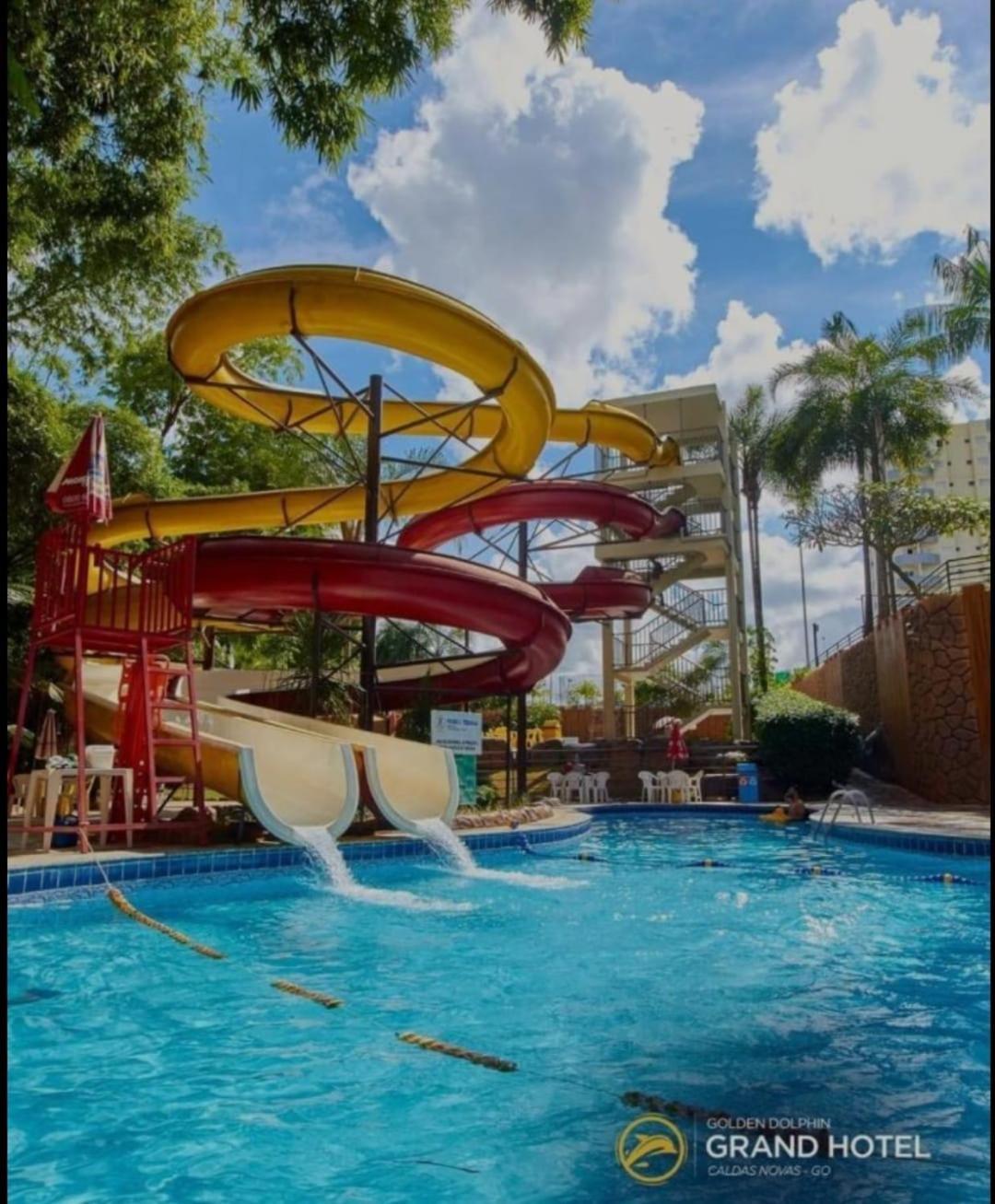 Golden Dolphin Grand Hotel Калдас Новас Екстериор снимка